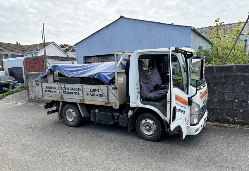 A picture of truck carrying waste effectively